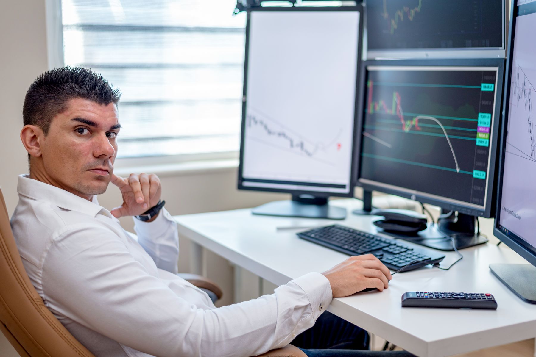 Active Risk: Tracking Error vs Information Ratio