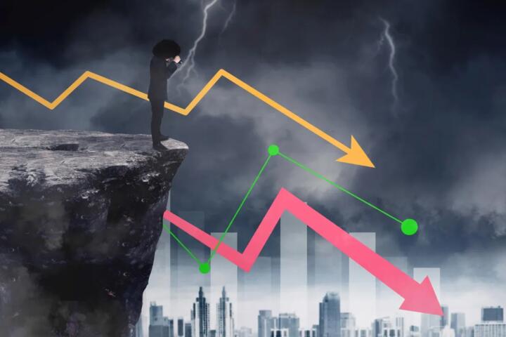Tail Risk: Portfolio Loss at 95% vs 99% VaR