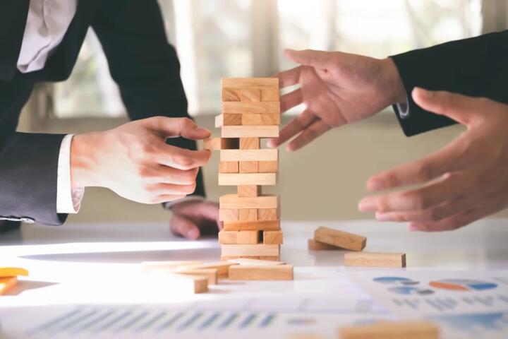 Counterparty Risk: Collateral vs Unsecured Exposure