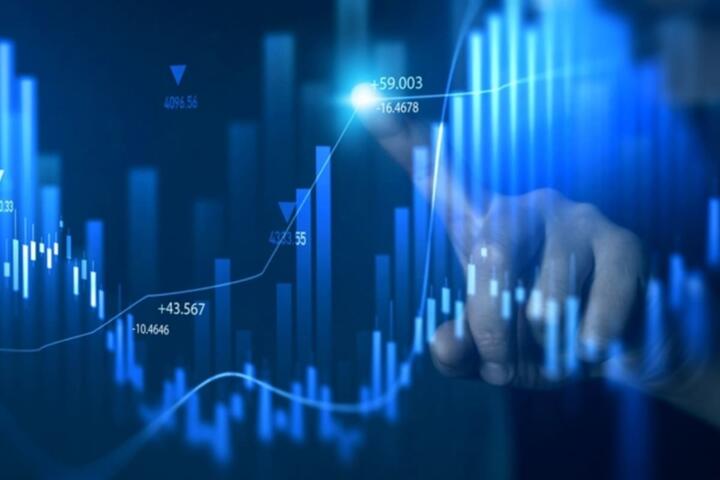 Reading Macro Signals Without Overreacting
