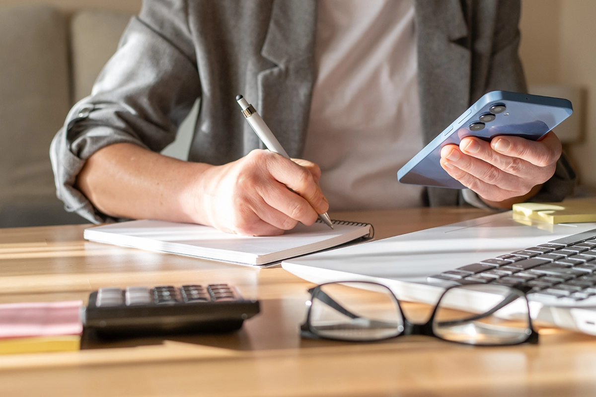 How to Avoid Common Decision Biases When Investing